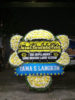 Papan Bunga Duka di Cicadas